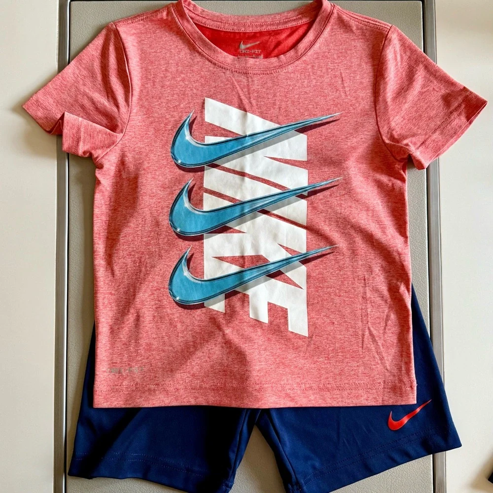 NIKE - Kids' 2 piece short-sleeved shirt & shorts | matching set | drifit | EUC - Picture 2 of 8